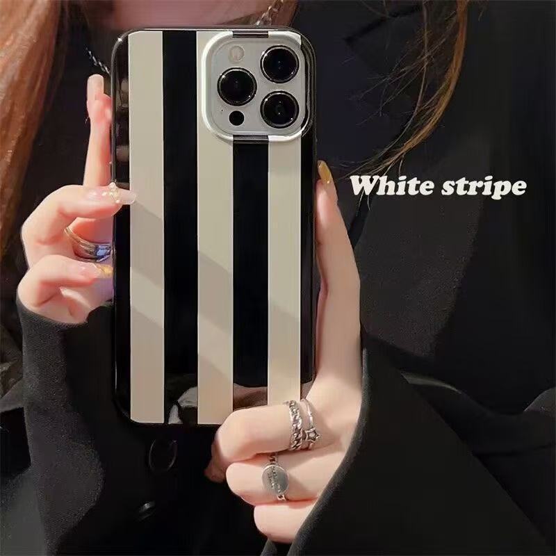 Phone Accessories List - Klein, fris design telefoonhoesje met zwart-witte